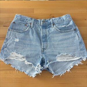 Levi’s 501 Denim Shorts Women’s Size W 31 Button Fly Distressed Frayed Hem